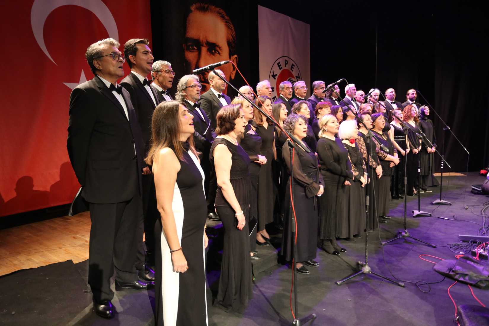 Kepez’de Bahar ve Aşk Şarkıları Yankılandı