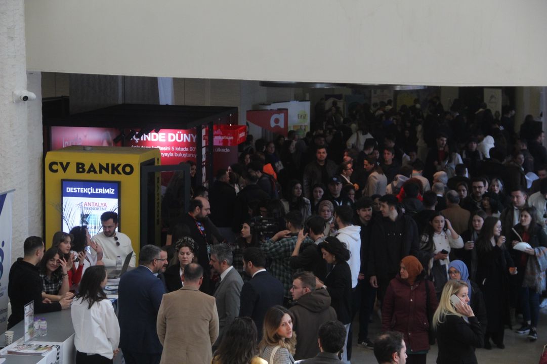 Öğrenci Ve Mezunlar Antalya Kariyer Fuarı'nda Buluştu 4