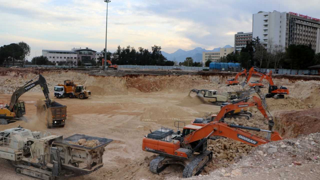 Akdeniz Üniversitesi Kentin Çocuk Hastanesi Açığını Kapatacak 2