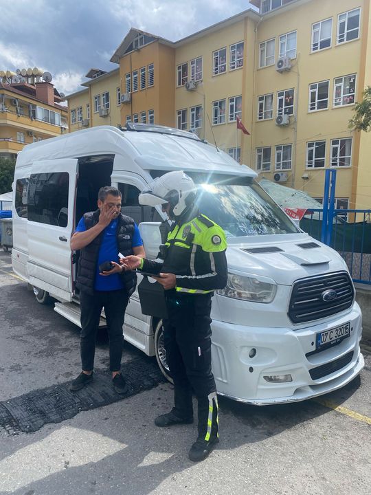 Alanya'da Okul Çevreleri Ve Servisler Denetlendi  2