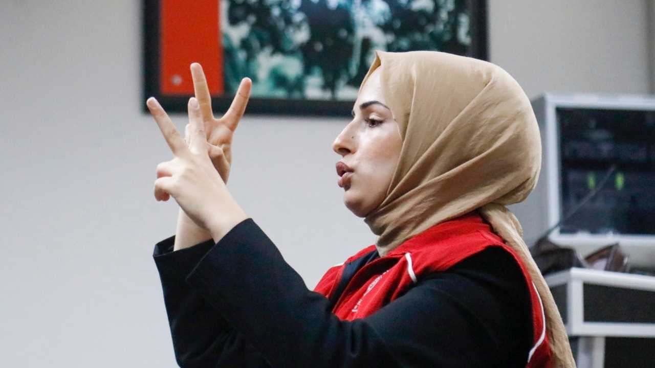 Antalya'da Halasıyla İletişim Kuramayınca Mesleğini Seçti 2