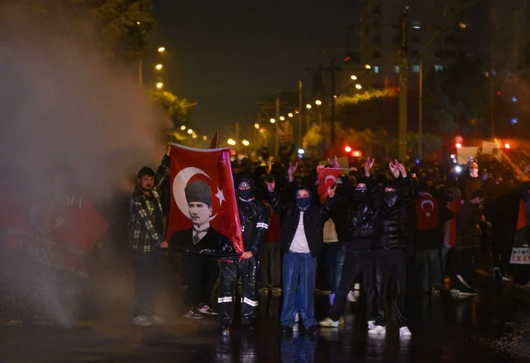 Antalyada Imamoglu Protestosuna 25 Gozalti Kampus Girisinde Tomali Mudahale 2
