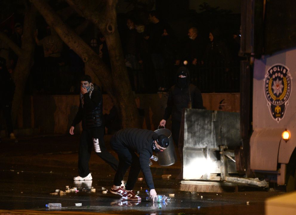 Antalya'da İmamoğlu Protestosuna 25 Gözaltı! Kampüs Girişinde Toma'lı Müdahale 7