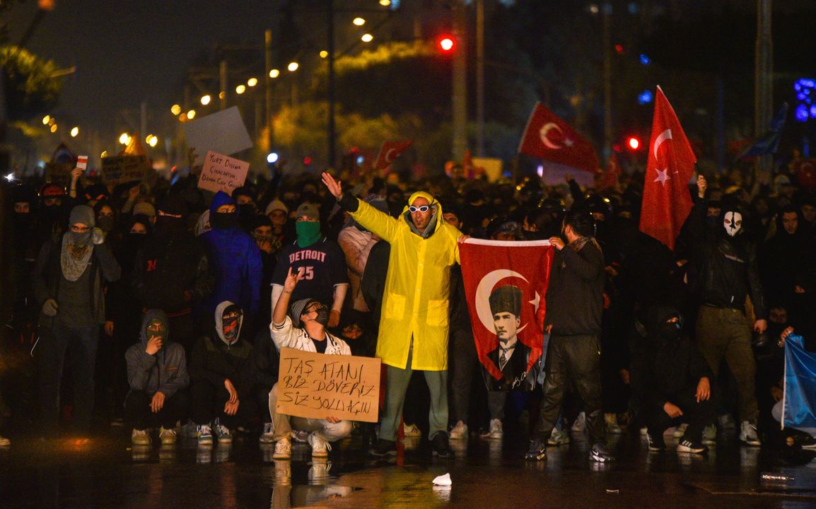 Antalya'da İmamoğlu Protestosuna 25 Gözaltı! Kampüs Girişinde Toma'lı Müdahale 8