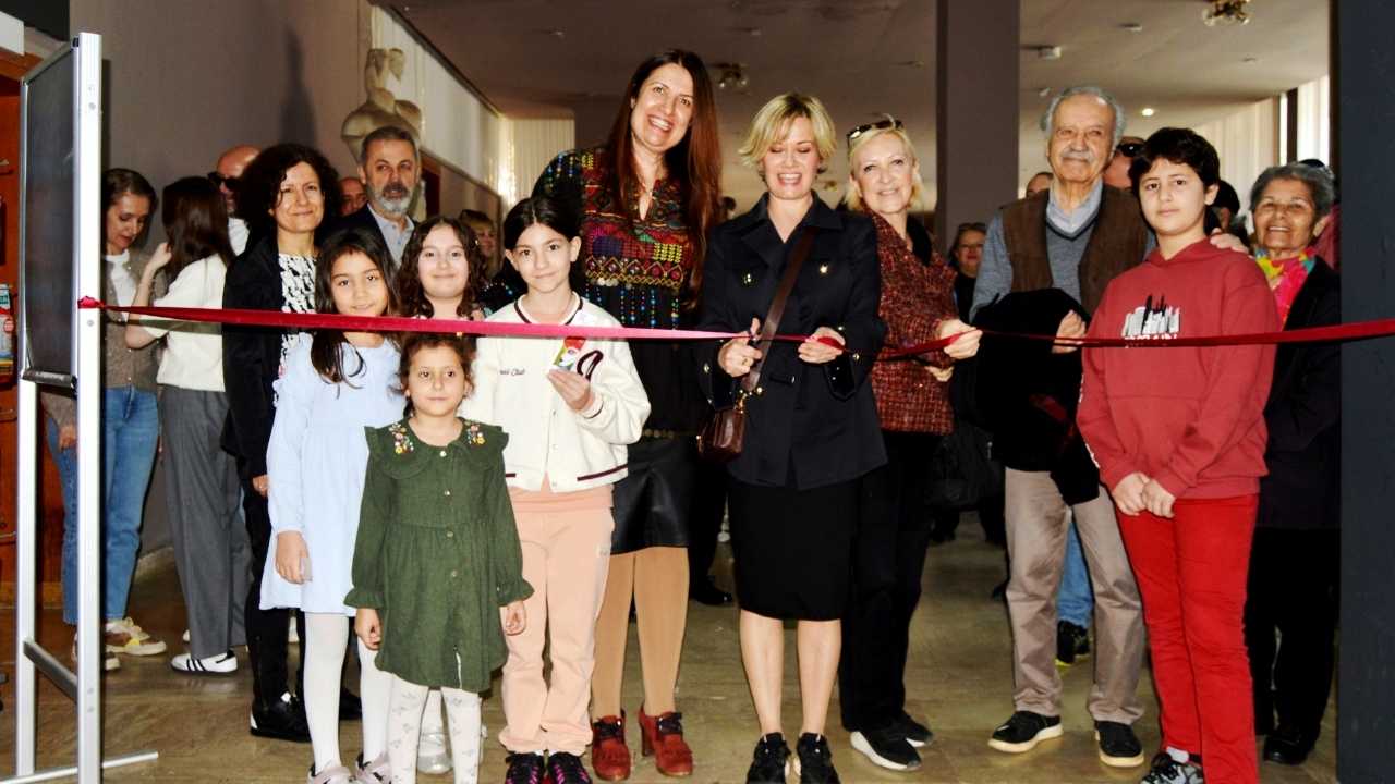 Antalya'da Oyuncu Ressamdan Renkte Cesur, İmajda Çocuksu Dem Sergisi 2