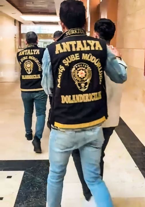 Antalya'da Savcı Ve Başkomiser Yalanına 420 Bin Tl Kaptırdı  2