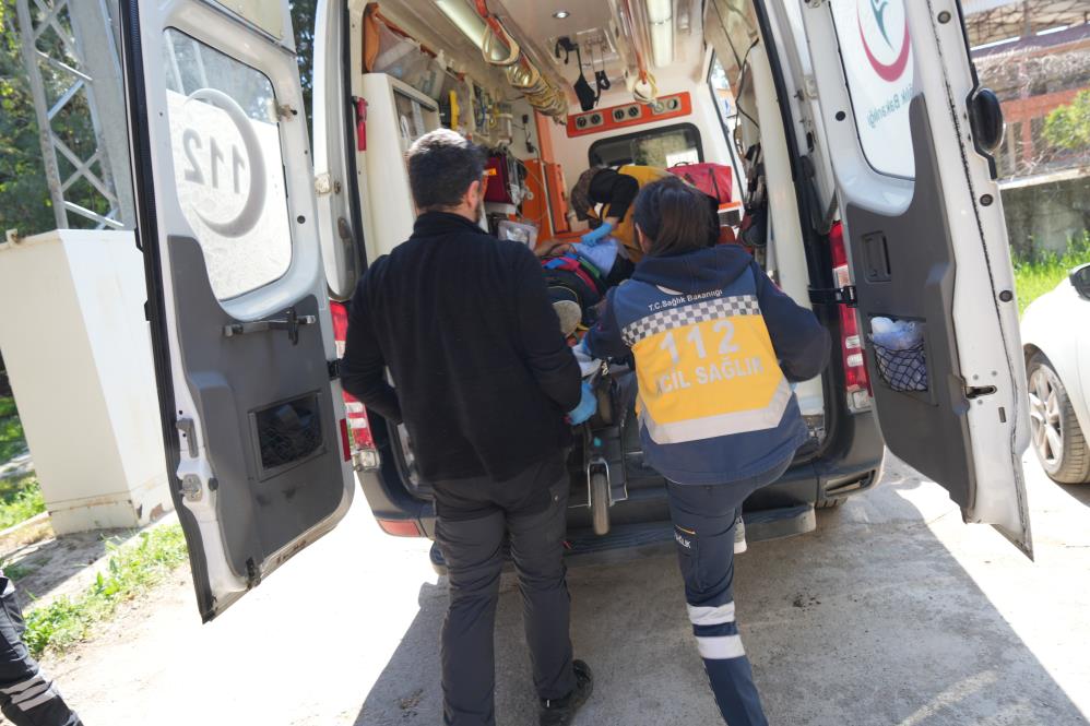 Düden Şelalesi’nde D*hşet Anları! 15 Metre Yükseklikten Düştü