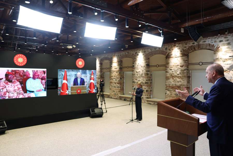 Erdoğan Gine’de Kendi Adını Taşıyan Caminin Açılışını Yaptı12