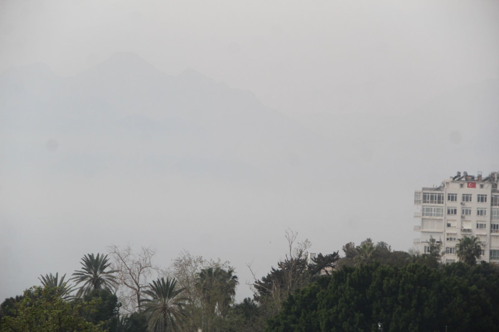 Antalya’yı Toz Bulutu Cuma Günü Terk Ediyor 2