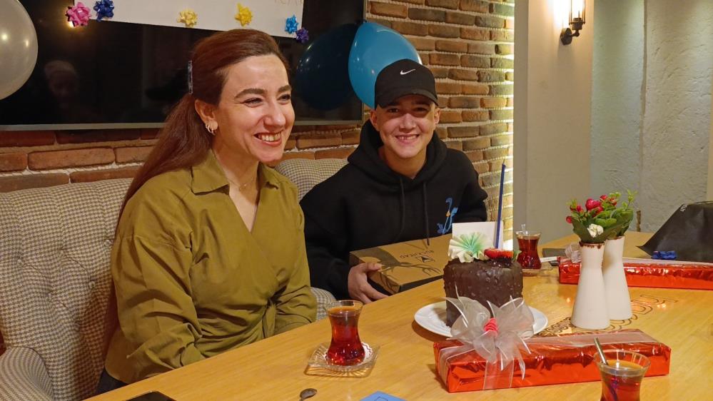 Manavgat'ta Lenf Kanseri Hastası Gence Moral Dolu Sürpriz