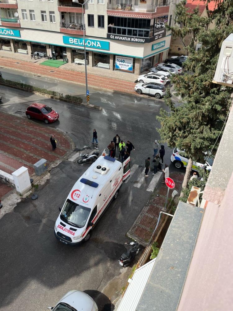 Manavgat'ta Otomobil ve Motosiklet Kafa Kafaya Çarpıştı!