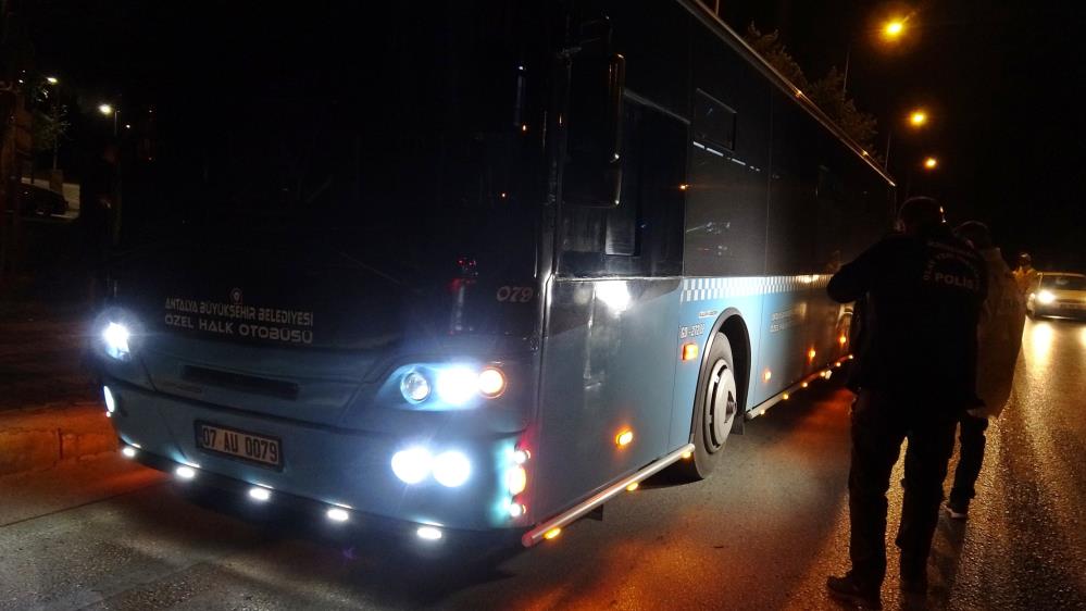 Muratpaşa'da Feci Kaza! Yola Savrulan Genç Kız Öl*ü