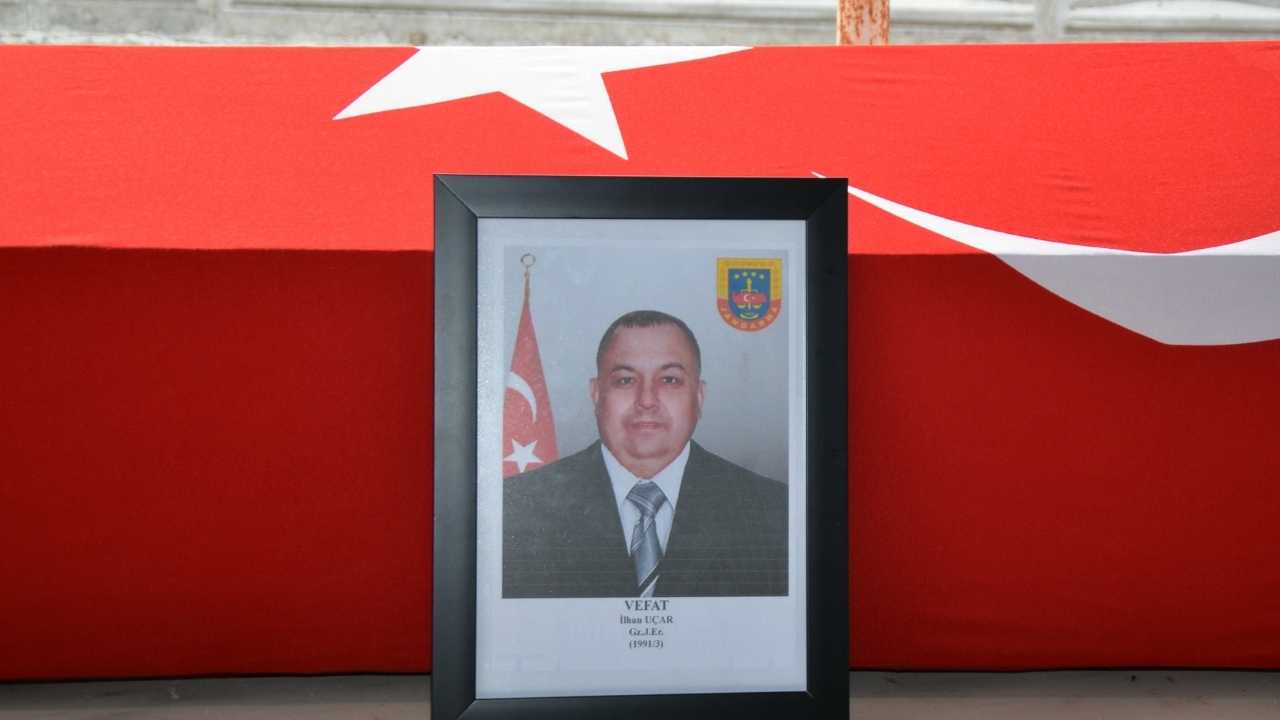 Serik Gazisine Ağladı! Askeri Törenle Uğurlandı 3