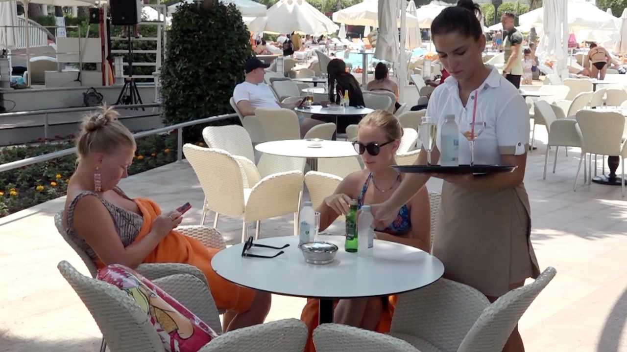 4 Bin Tesis Kapanmıştı Aym İptal Etti! Antalya'da Turizmciler Bakanlığın Revizesini Bekliyor  2