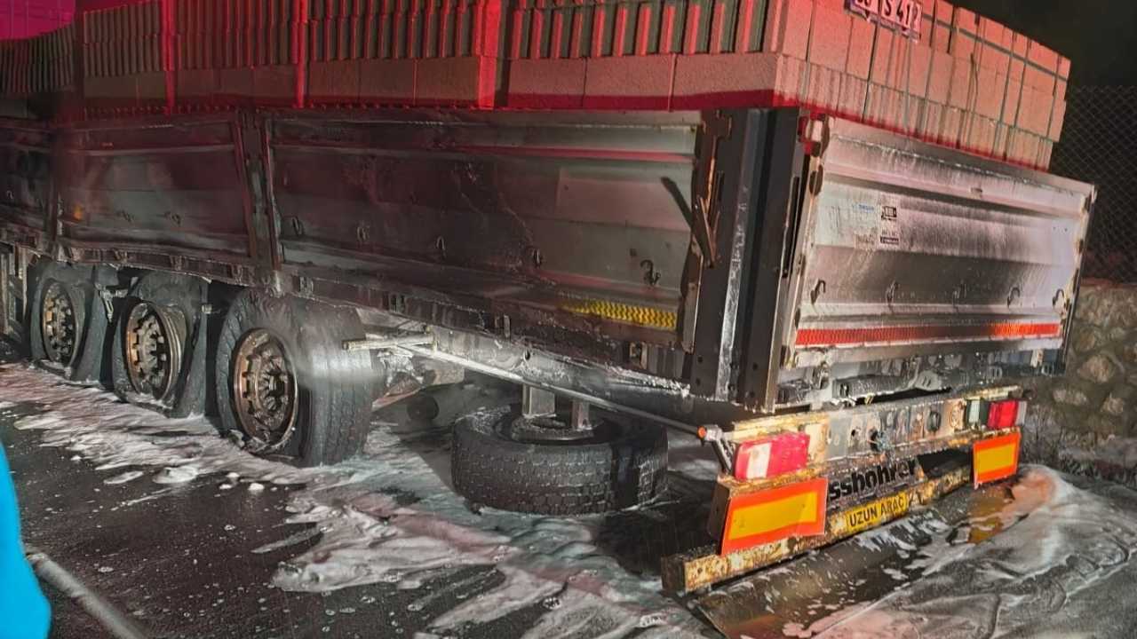 Akseki’de Seyir Halindeki Tır Alev Aldı2