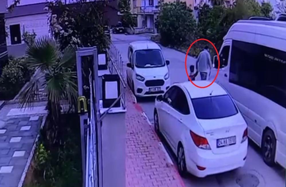 Antalya 3 Yaşındaki Çocuk Kreş Servisinde Kayboldu