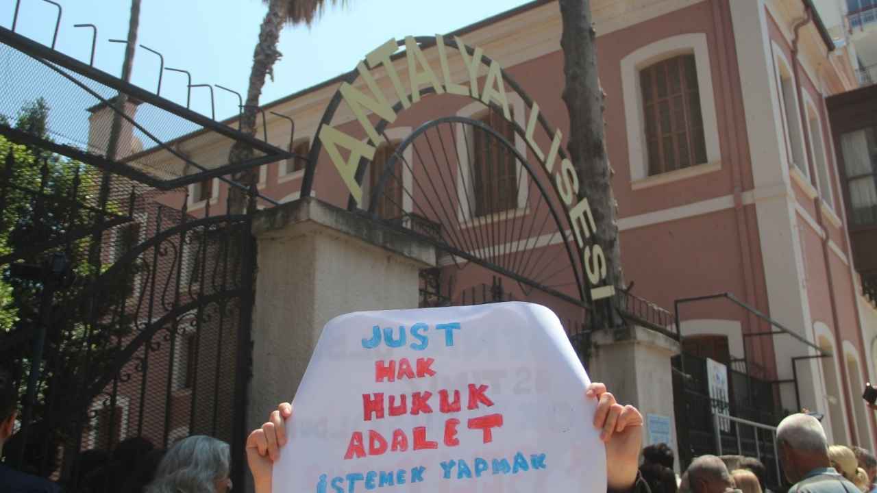 Antalya Lisesi'nde Öğrenciler Engellemeleri Böyle Aştı 3