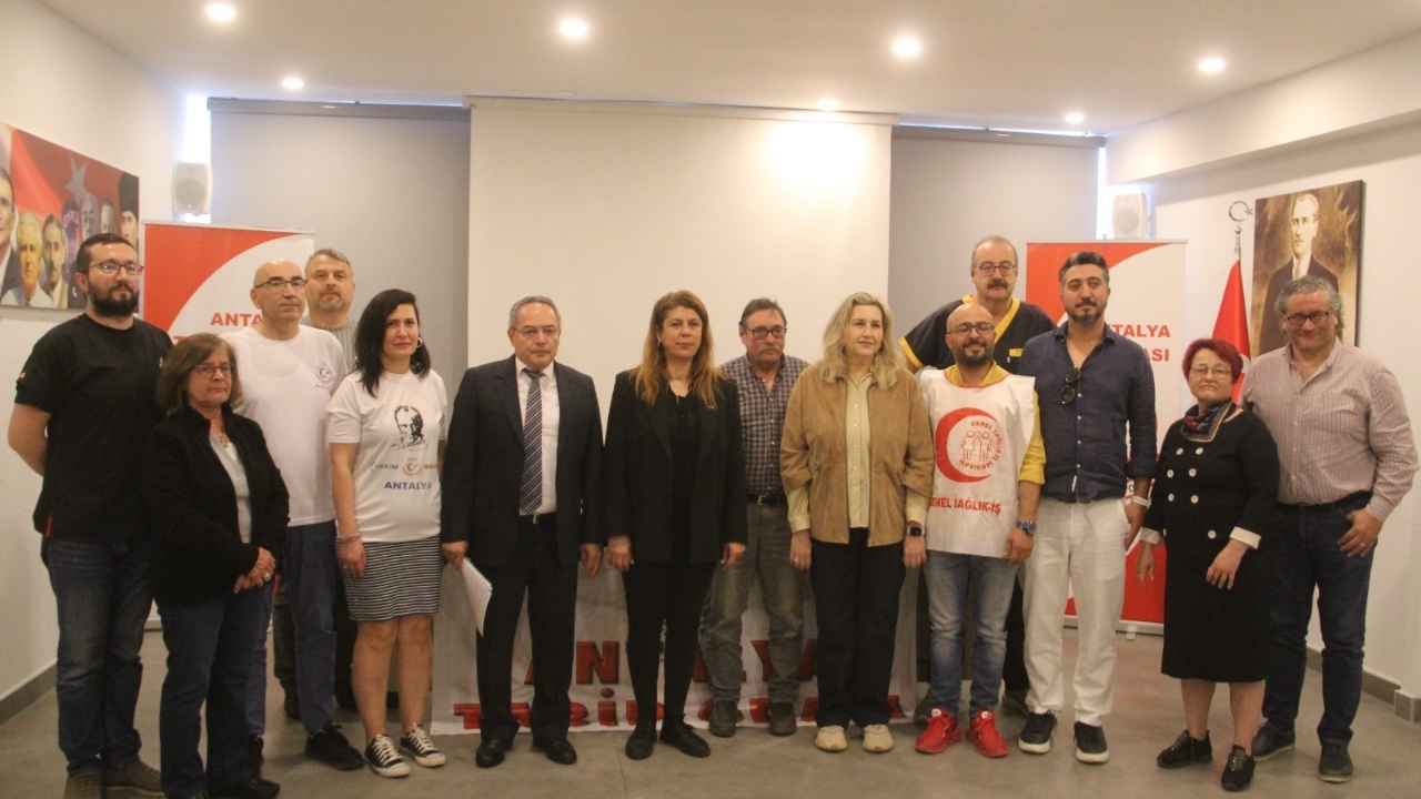 Antalya Tabip Odası Şehit Doktor Arslan'ı Unutmadı  2