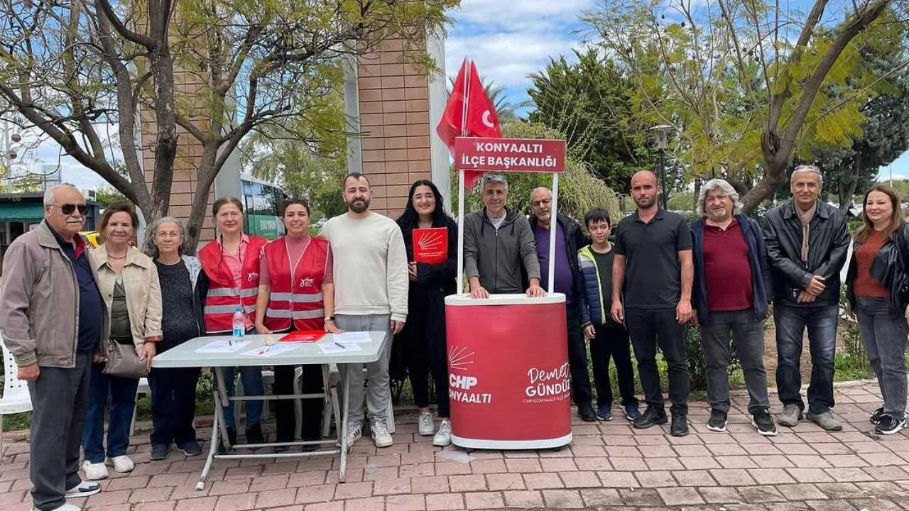 Antalya’da İmamoğlu’na Destek Büyüyor! Yurttaşlar Stantlara Akın Etti 2