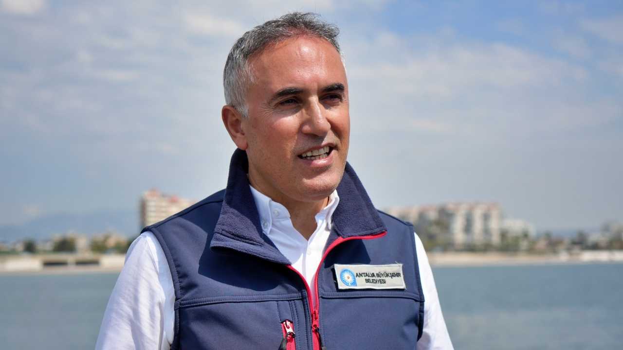 Antalyada Kollar Akdenizin Geleceği İçin Sıvandı3