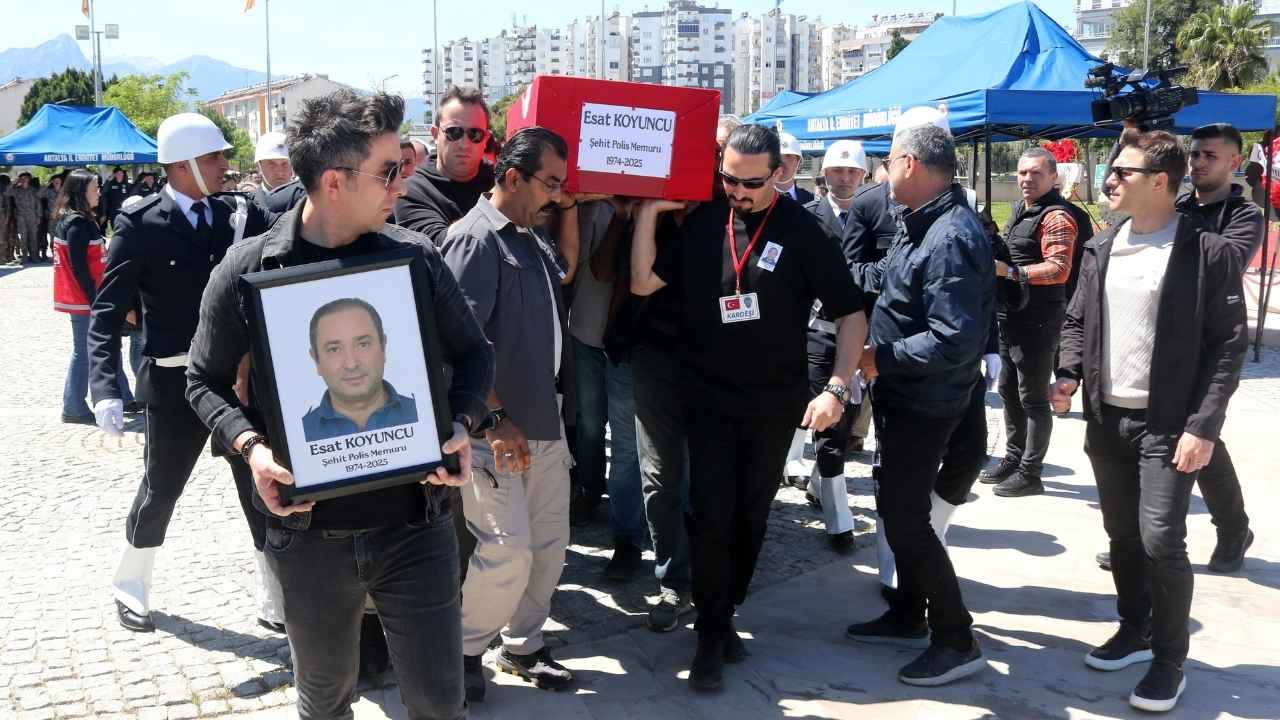 Antalya'da Şehit Polis Memuruna Veda Beni Bırakıp Nereye Gidiyorsun Aşkım  2