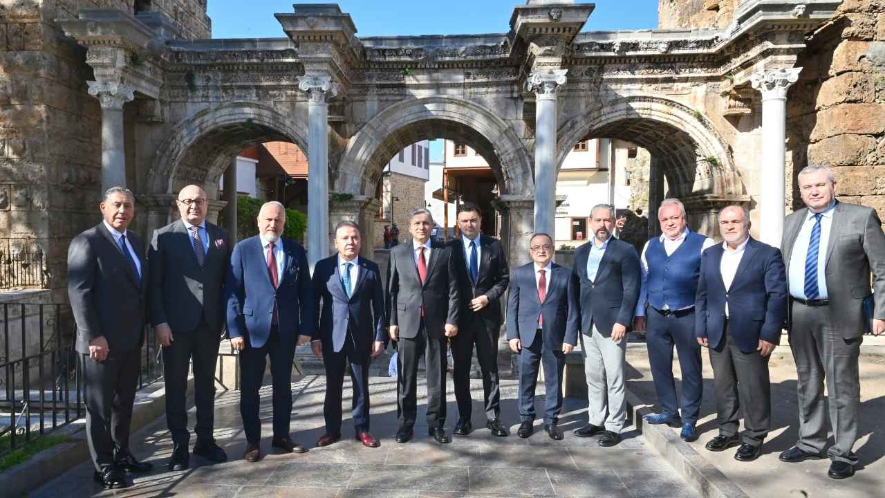 Antalya'da Turizm Denetimi Atağı! Vali Bedelini Çok Ağır Öderiz 2