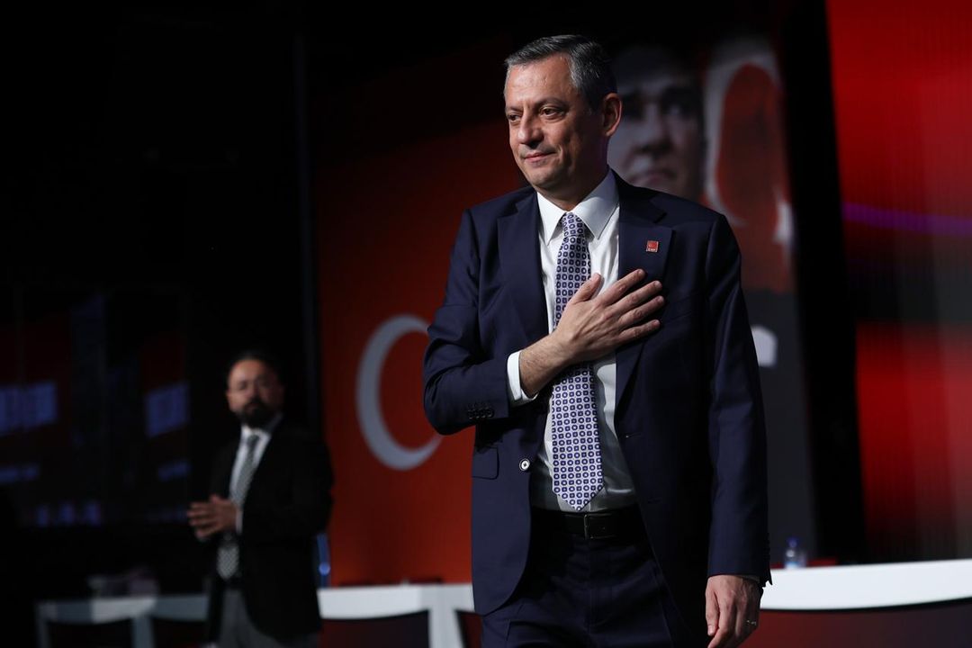 'Cunta' Tepkilerine Antalya'dan Sert Cevap Haddi Siz Değil Halk Bildirir Özgür Özel