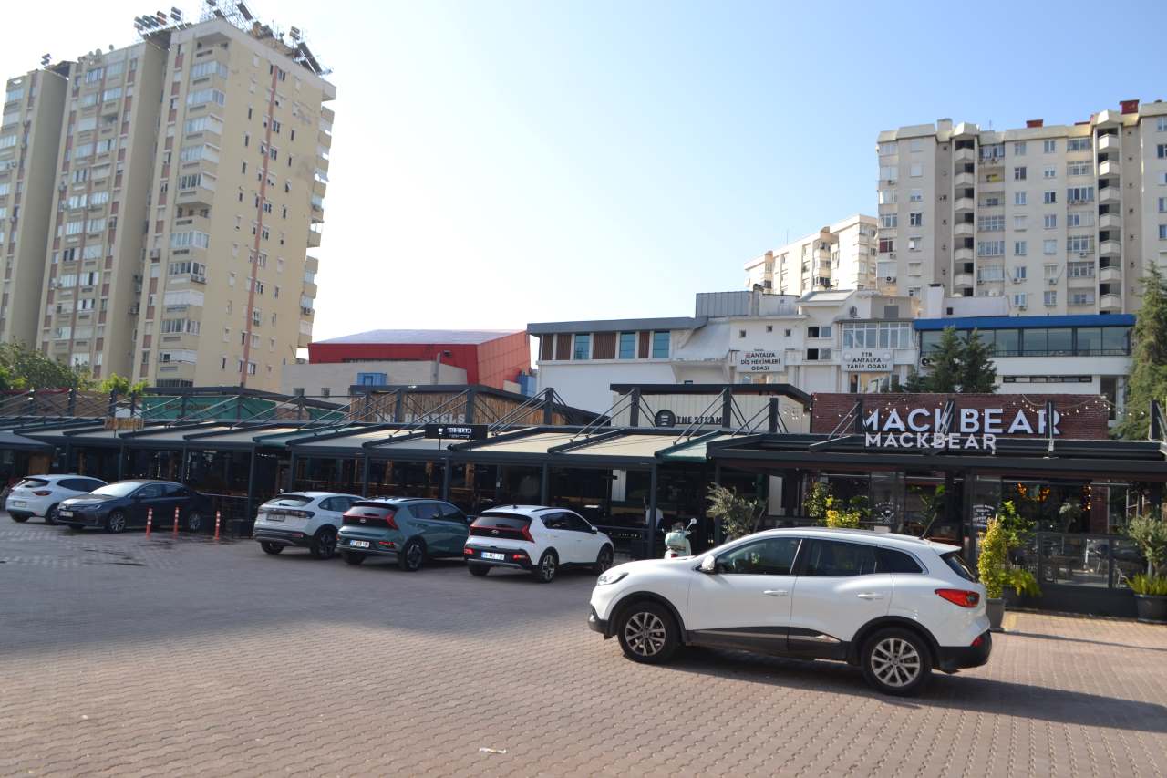 Antalya Meltem Çarşısının İcra Satışına Teklif Gelmedi 2