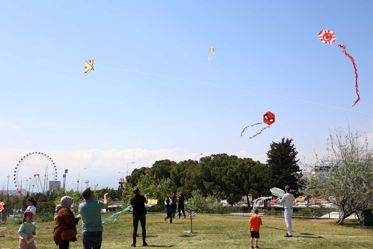 Antalya’da Çocuklar Uçurtma Festivalinde Buluştu 1,