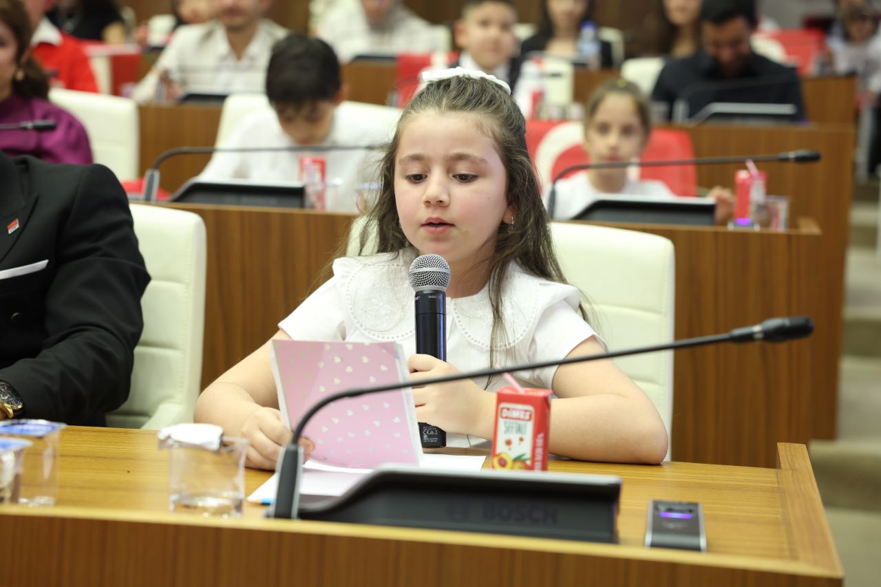 Geleceğin Mimarları Antalya'da Meclis Koltuğuna Oturdu 2