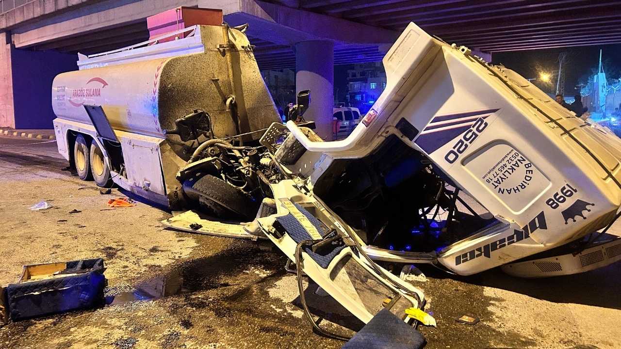 Hatay’da Freni Patlayan Arazöz Duvara Girdi2