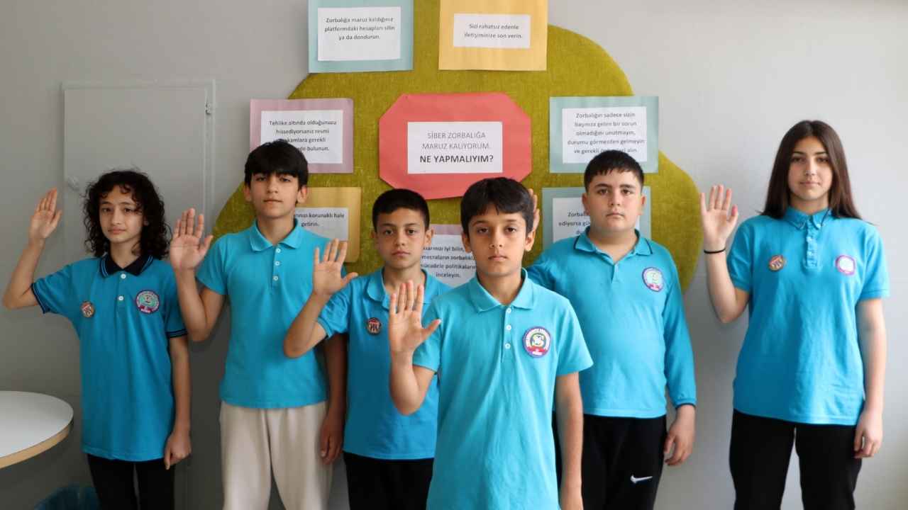 Kemer'de Zorbalığa Karşı Akran Arabulucusu Oldular 2