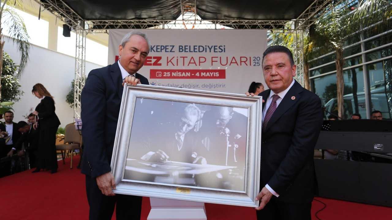Kepez Kitap Fuarı Ziyaretçilerini Bekliyor 2