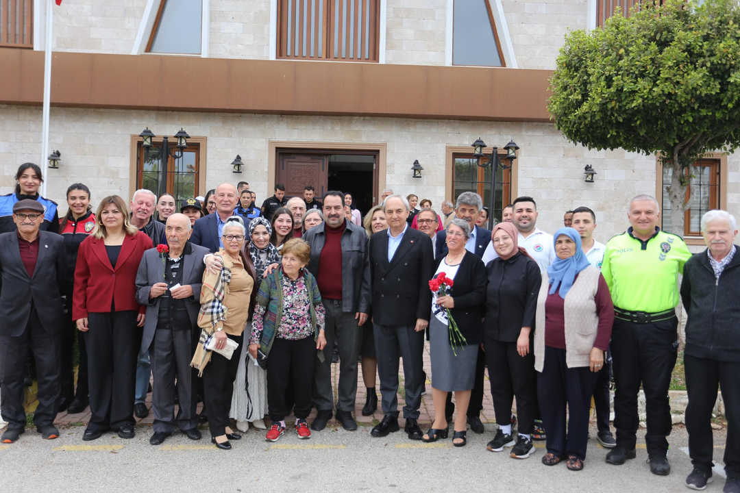 Kepez Şefkat Ve Huzurevi'nde Bayram Sevinci 2