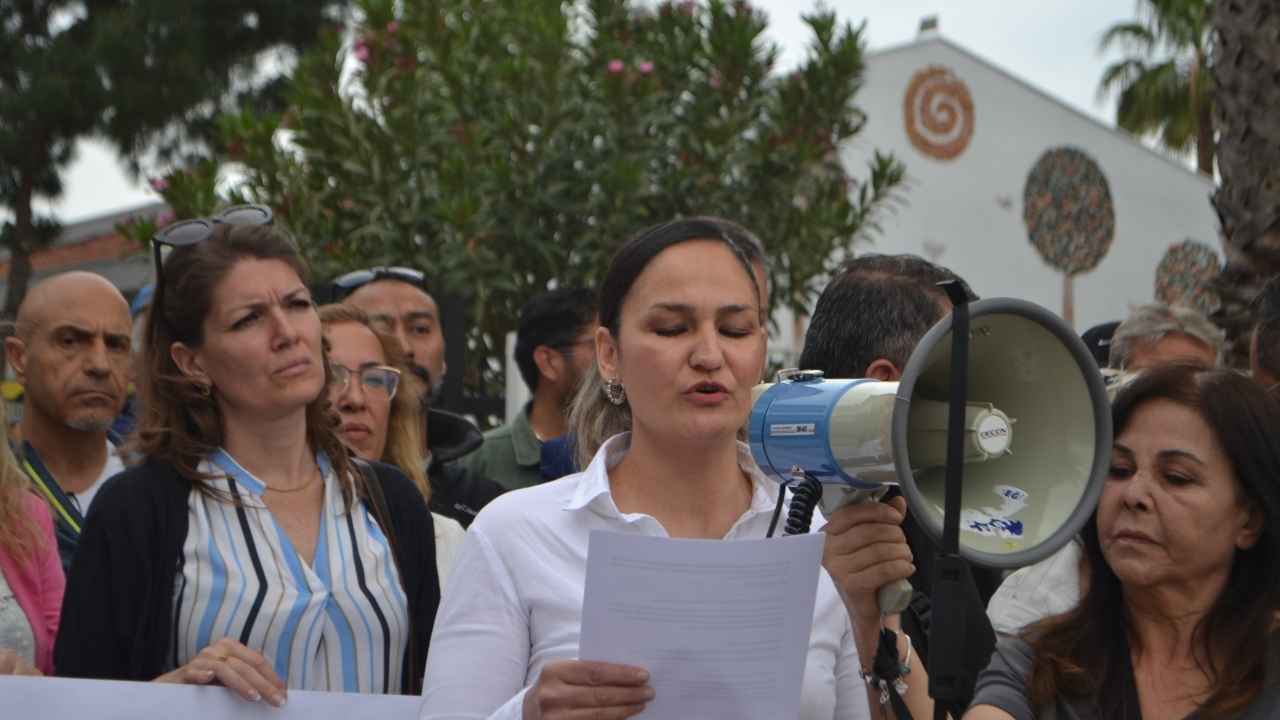 Konyaaltı Anadolu Lisesi'nde Öğrencilere Baskı Uygulayan Müdüre Velilerden Tepki 2