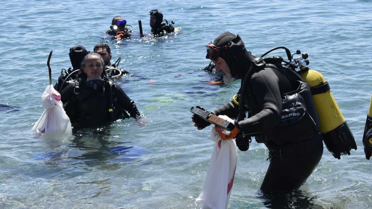Konyaaltı'nda Deniz Dibi Ve Kıyı Şeridi Temizlendi! İyilik Yap Denize Atma 5
