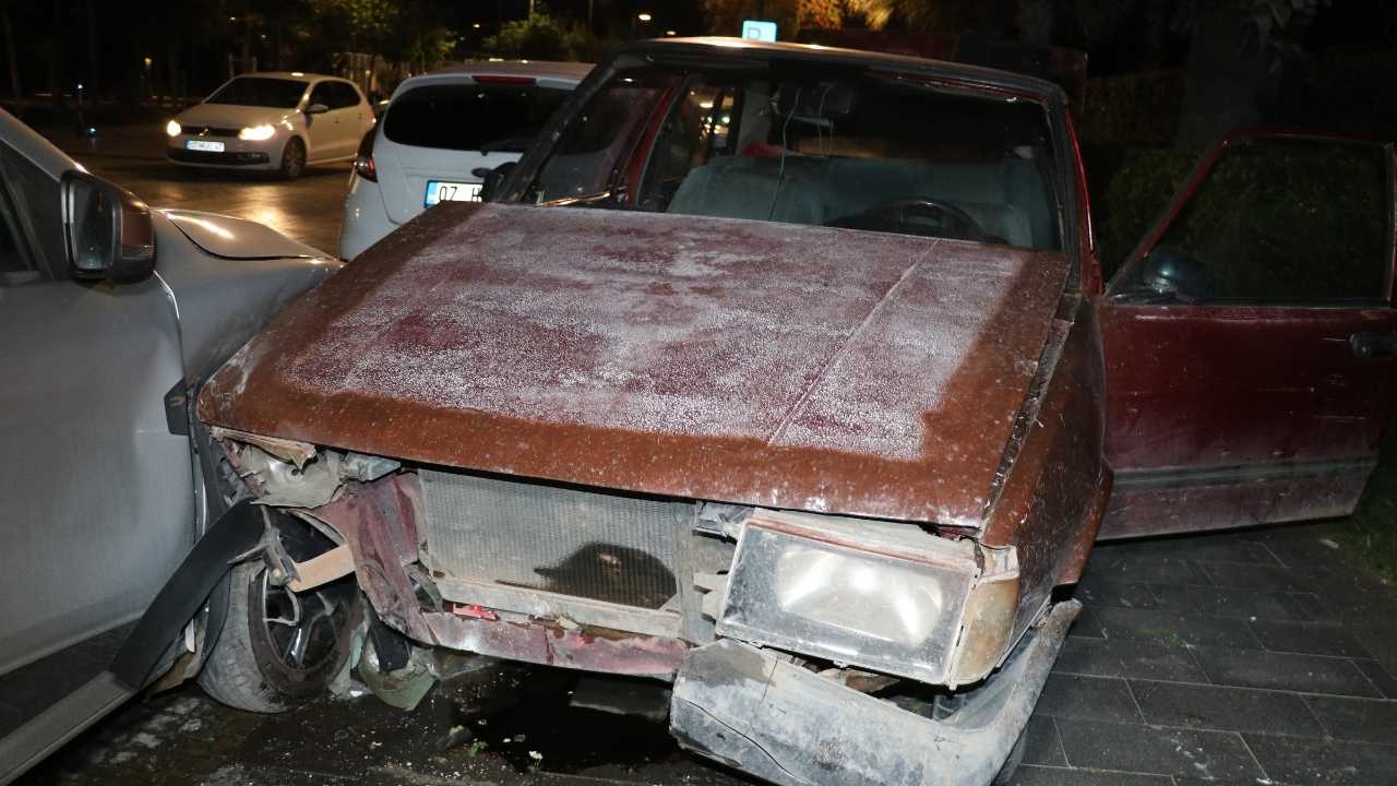 Konyaaltı'nda Kaza Yapan Sürücü Cezaevi Firarisi Çıktı! 2