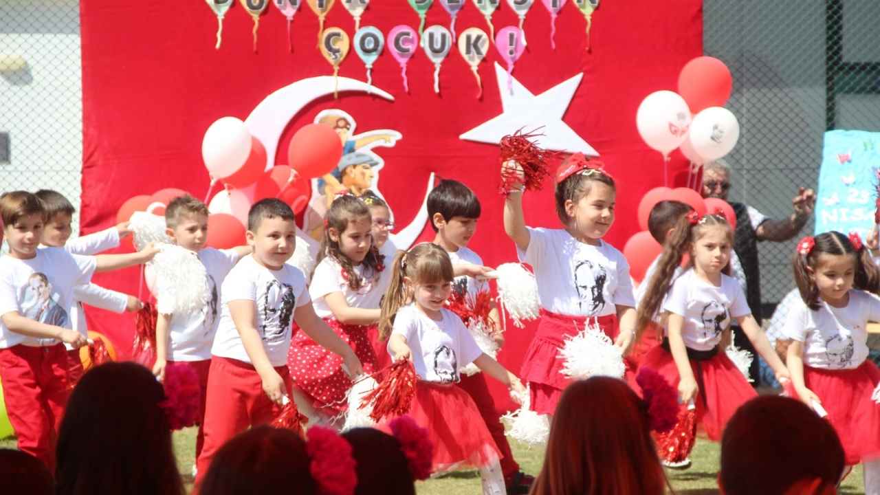 Konyaaltı'nda Miniklerden 23 Nisan Coşkusu 12