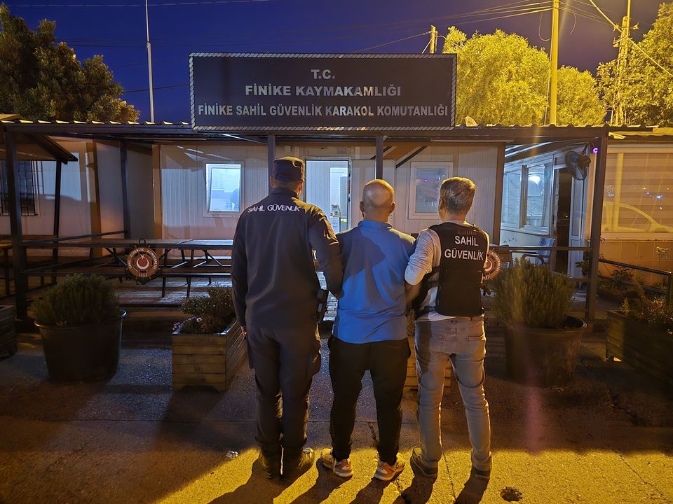 Kumluca'da Yakalanan Göçmen Kaçakçısı Tutuklandı 2