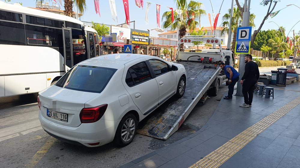 Manavgat’ta 2 Saat Boyunca Alarmı Çalan Araç Çekildi