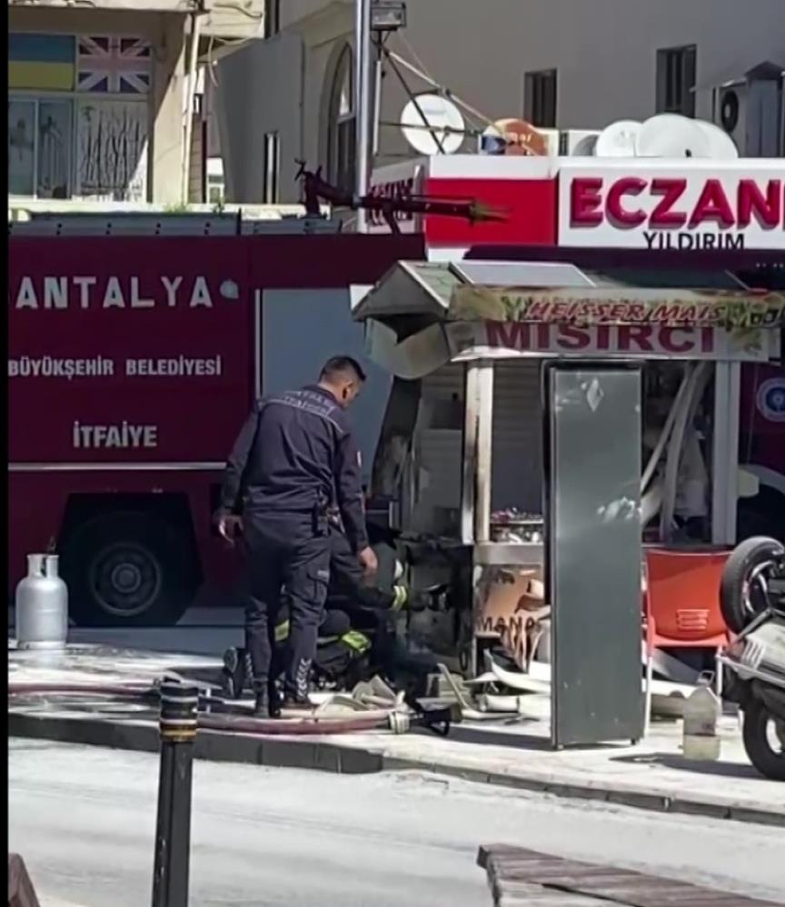 Manavgat'ta F*cia! Tüplü Seyyar Mısır Arabasında Yangın 