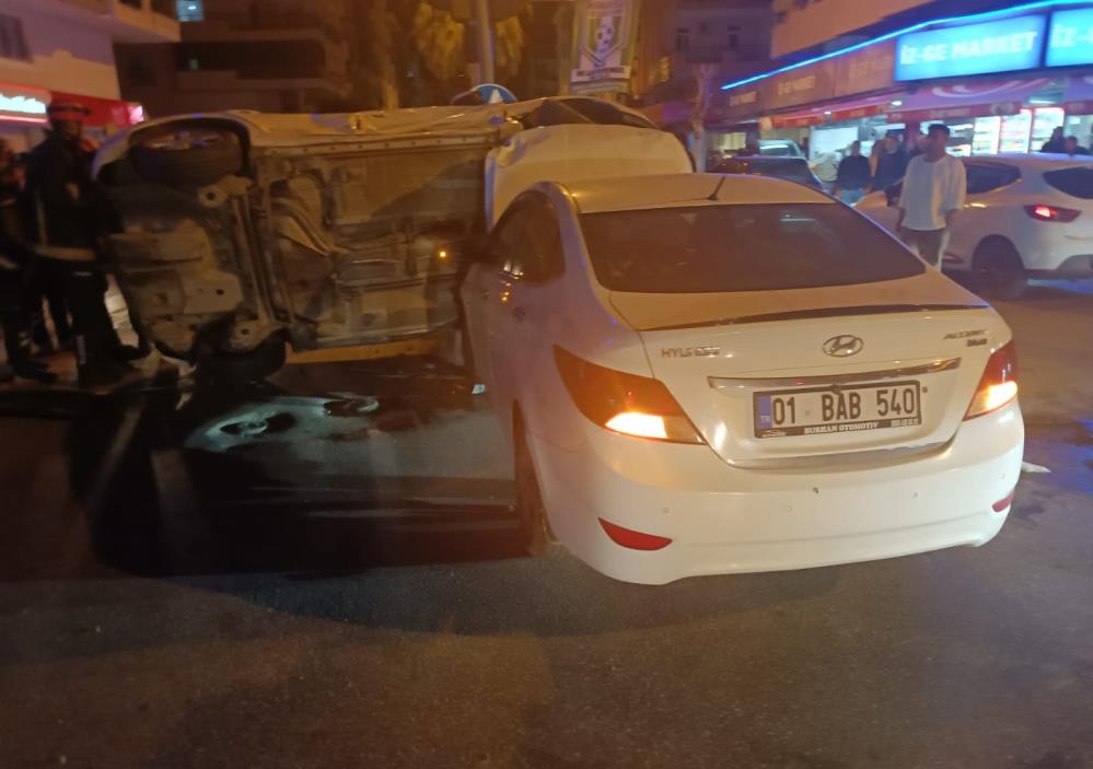 Manavgat'ta Kavşakta Korkutan Kaza! Otomobil Yan Yattı