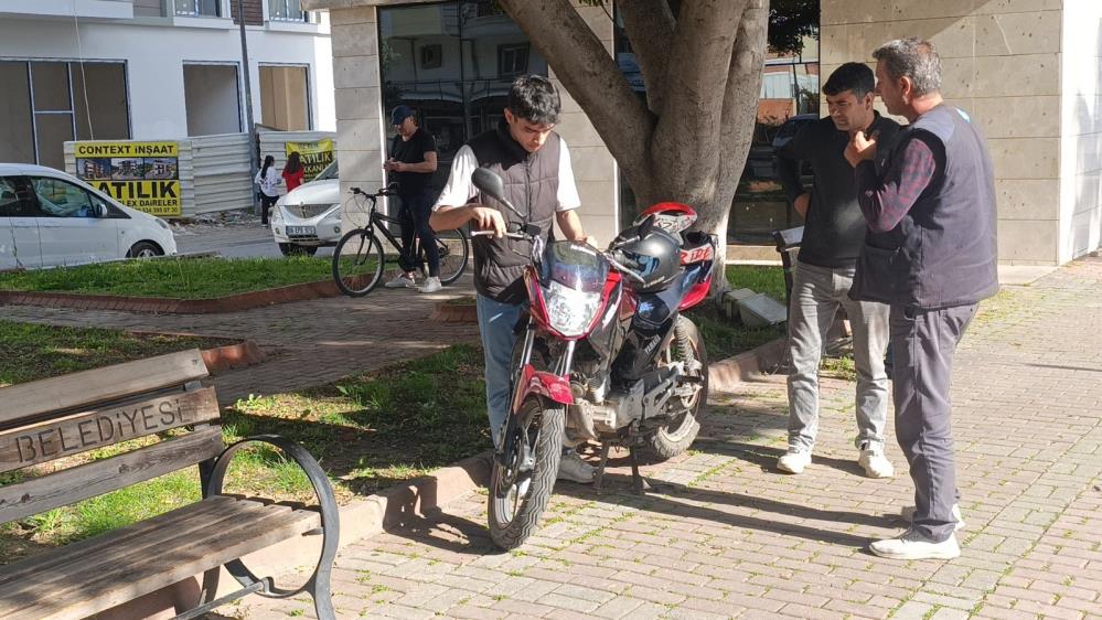 Manavgat'ta Korkutan Kaza! Motosiklet Sürücüsü Yaralandı