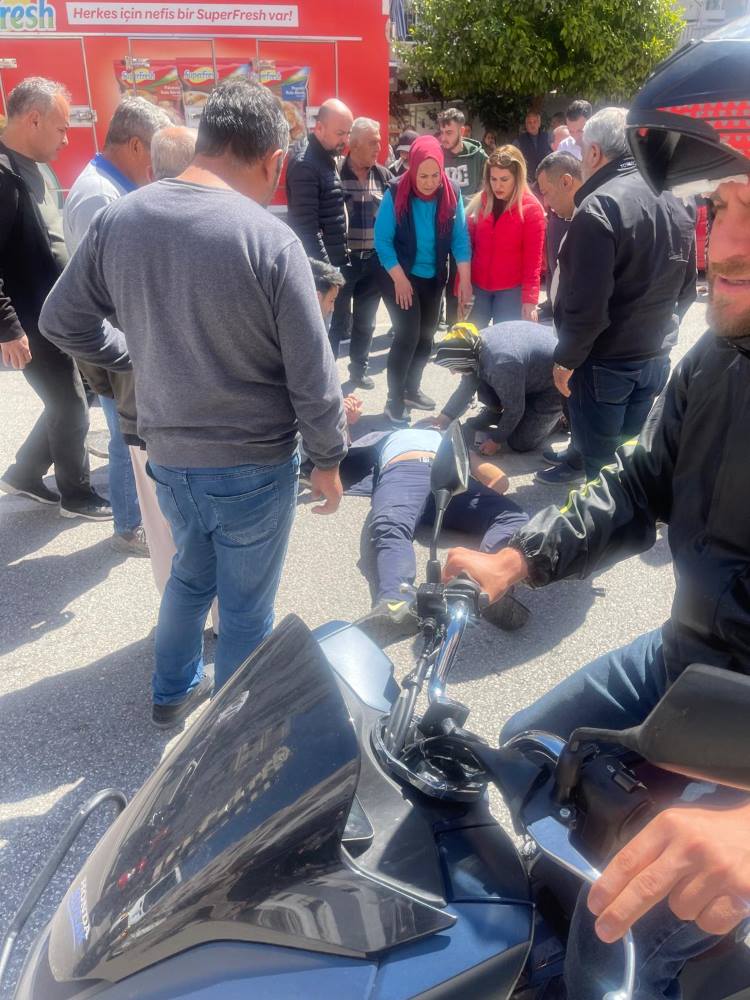 Muratpaşa'da Korkutan Kaza! Motosiklet Sürücüsü Ağır Yaralandı