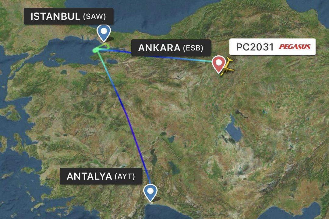 Sabiha Gökçen'de Sis Engeli! Antalya Uçağı Piste İnemedi  3
