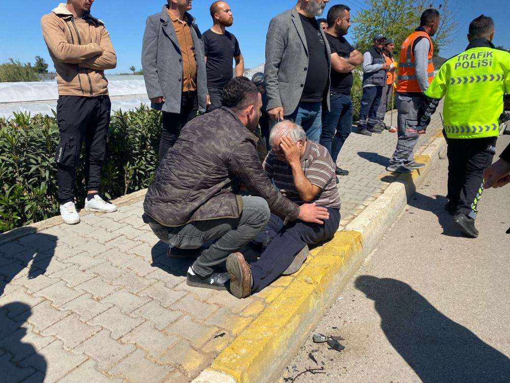 Serik'te F*ci Kaza! Sulama Kamyonu İle Tur Minibüsü Çarpıştı