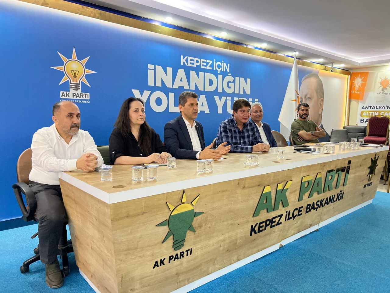 AK Parti Antalya’da Mahalle Başkanlarına Mazbataları Verildi
