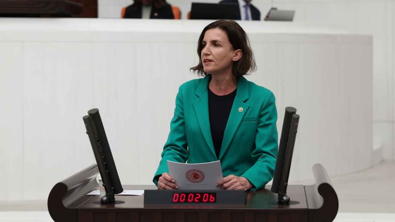 Akdeniz Üniversitesi’nde Mezuniyet Töreni Polemiği Tbmm’ye Taşındı 3