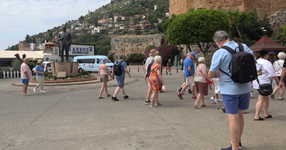Alanya Limanı'na Bin 795 Yolculu Kruvaziyer Demir Attı