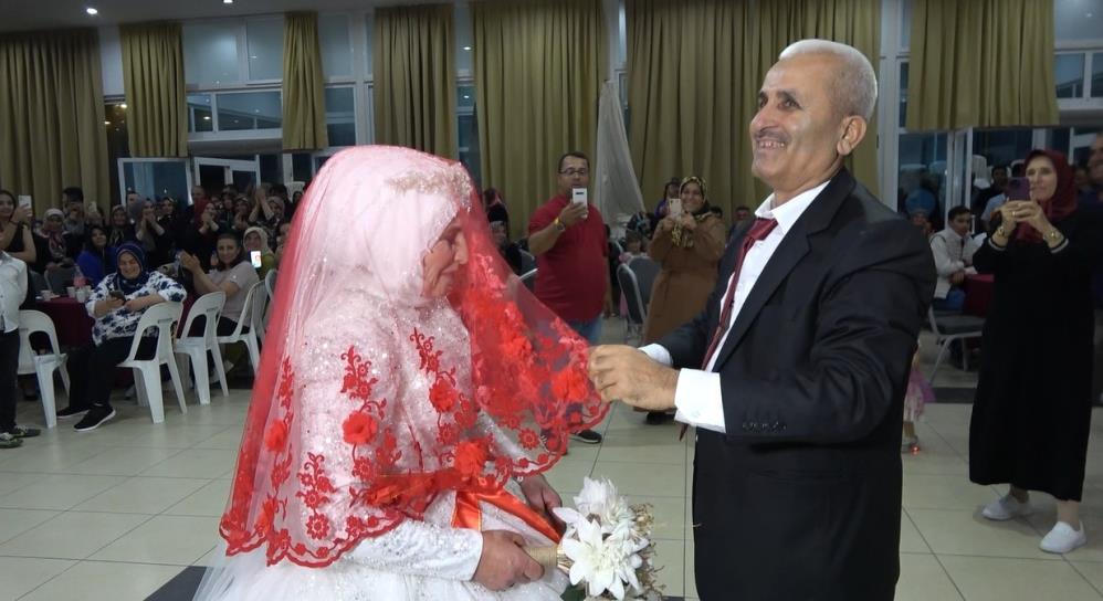 Alanya'da 33 Yıllık Evliliği Düğünle Taçlandırdılar